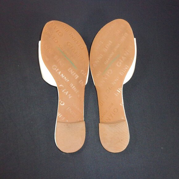 Gianni Bini Women's White Flat Gemstone Sandals Open‎ Toes Great Condition Sz 8M - Picture 5 of 5